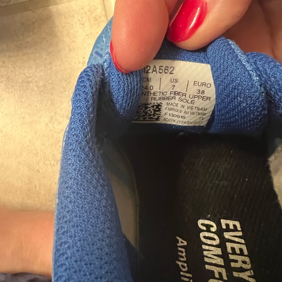 ASIC Gel Kayano size 7 excellent condition! Royal light blue - Picture 2 of 6